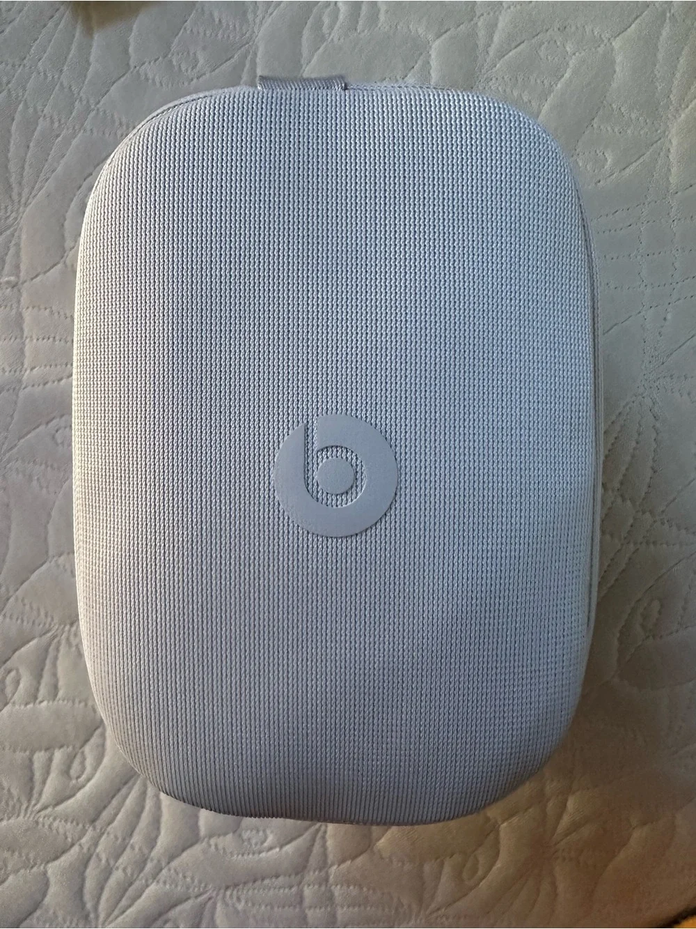 White/ Gold Beats Solo 4